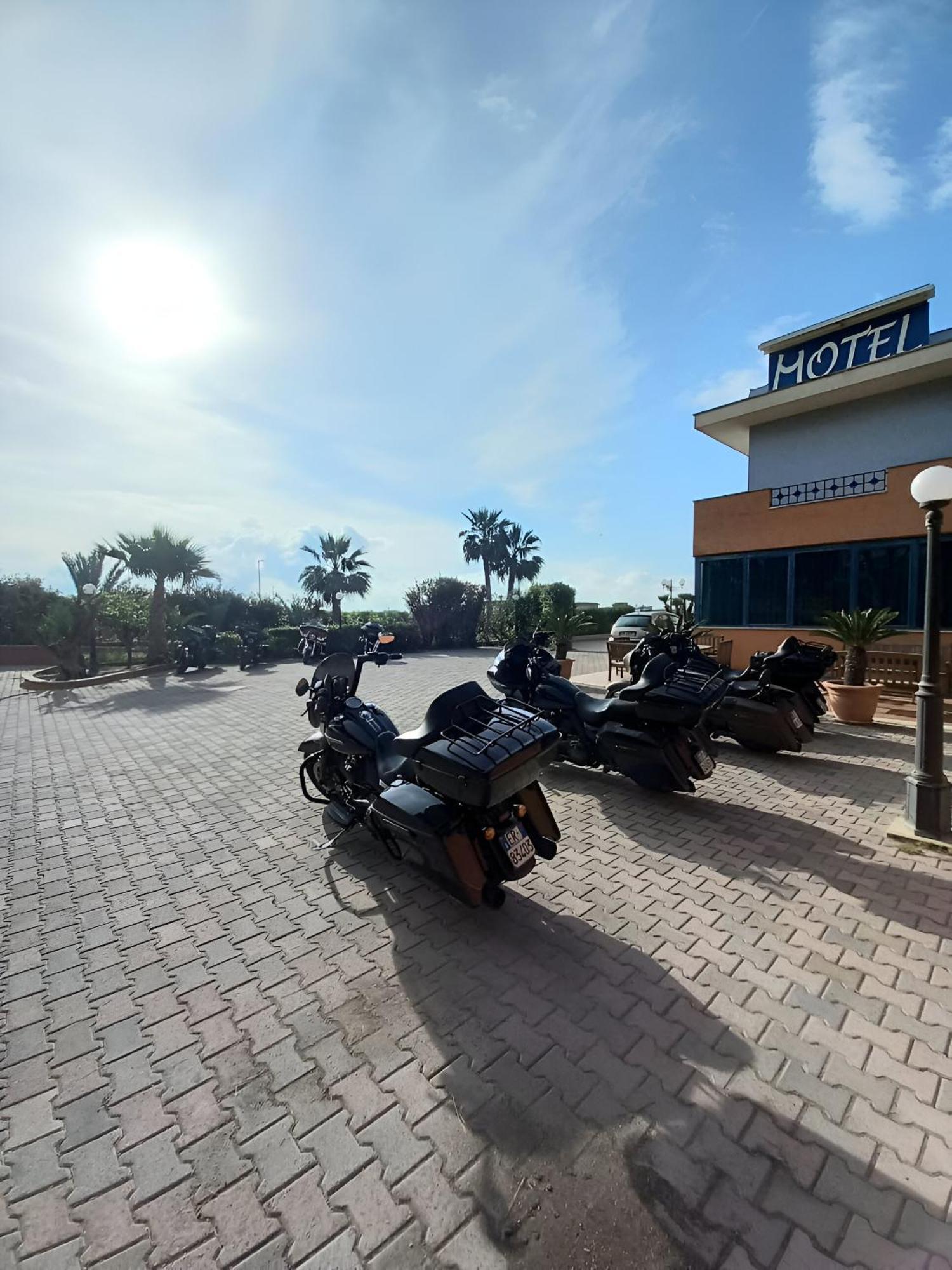 Motel - Hotel Nautico ポッツァッロ エクステリア 写真
